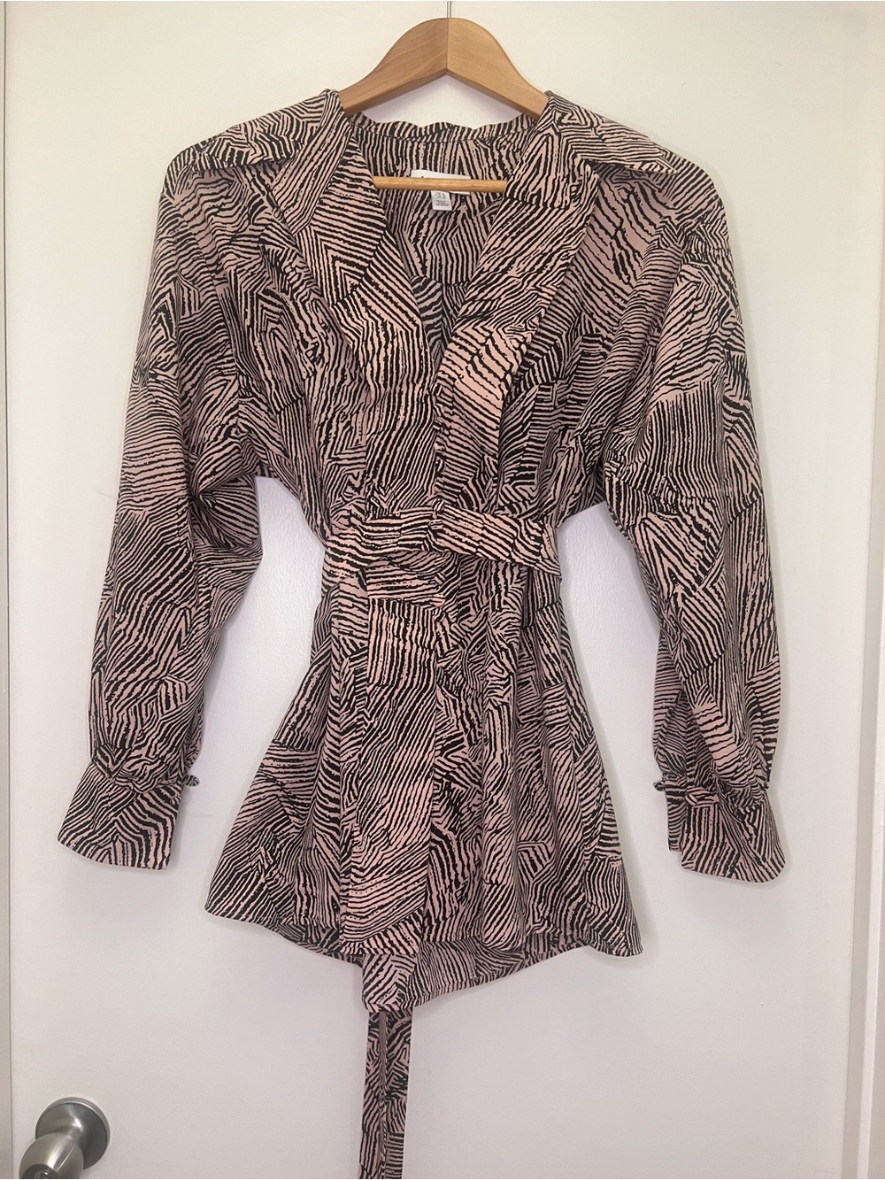 Topshop Abstract Zebra Print Belted Blouse Top Long Sleeve Tie Waist Size 10